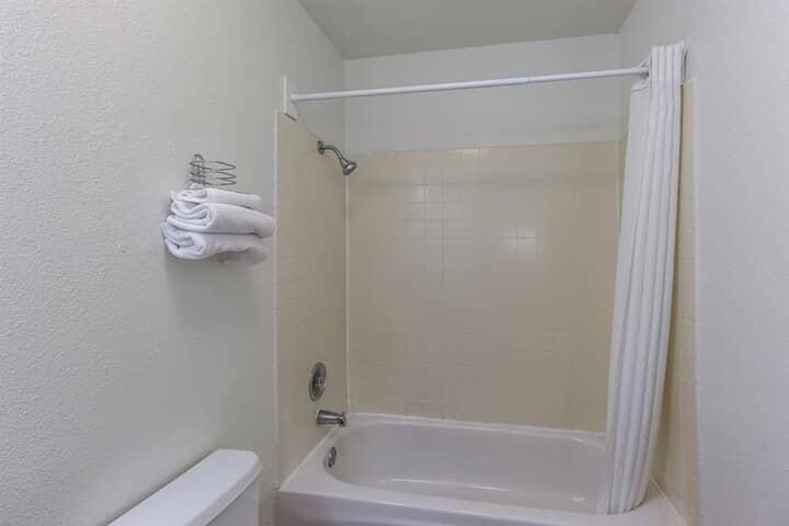 Room 16 of 30