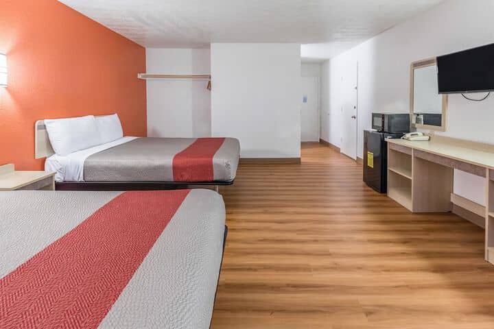 Room 10 of 30