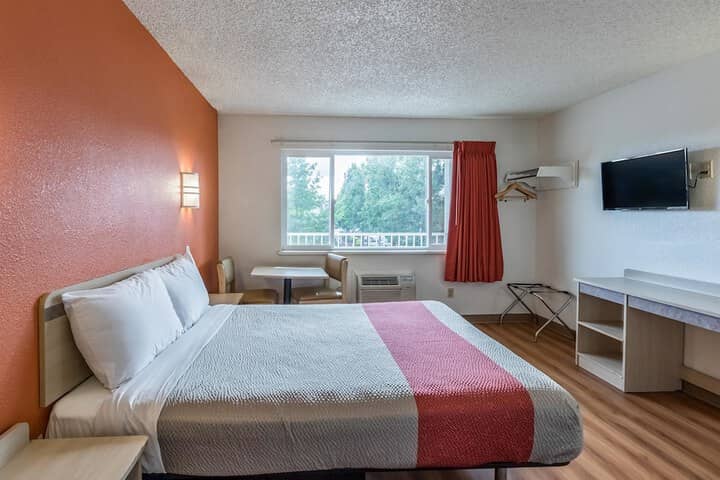 Room 12 of 30