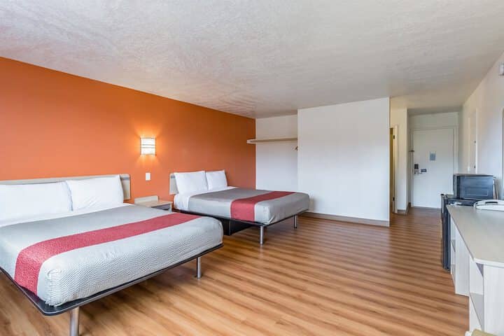 Room 6 of 30
